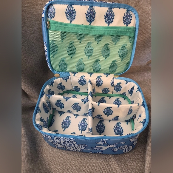 Roller Rabbit X Target Train Case - Picture 4 of 7